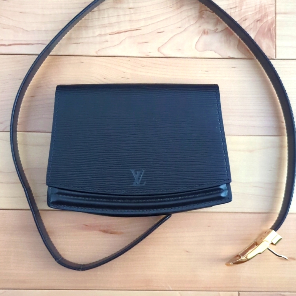 Authentic Louis Vuitton Toledo Black Epi belt bag
